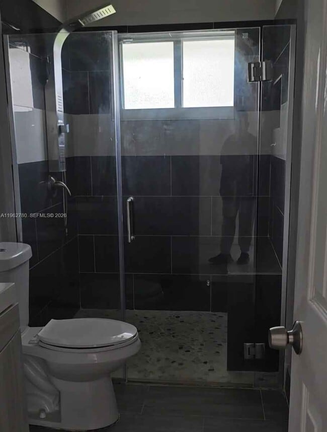 17230 SW 93rd Ave in Palmetto Bay, FL - Building Photo - Building Photo