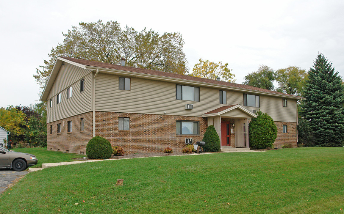 3240 Packer Dr in Racine, WI - Foto de edificio