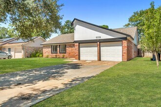 8206 Willow Forest Dr in Tomball, TX - Building Photo - Building Photo