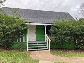 3300 Elks Dr in Huntsville, TX - Building Photo