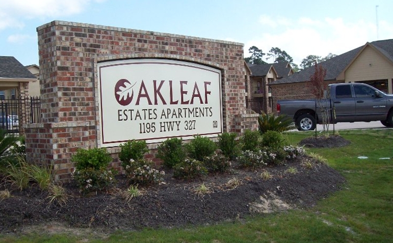 Oakleaf Estates Apartments in Silsbee, TX - Building Photo