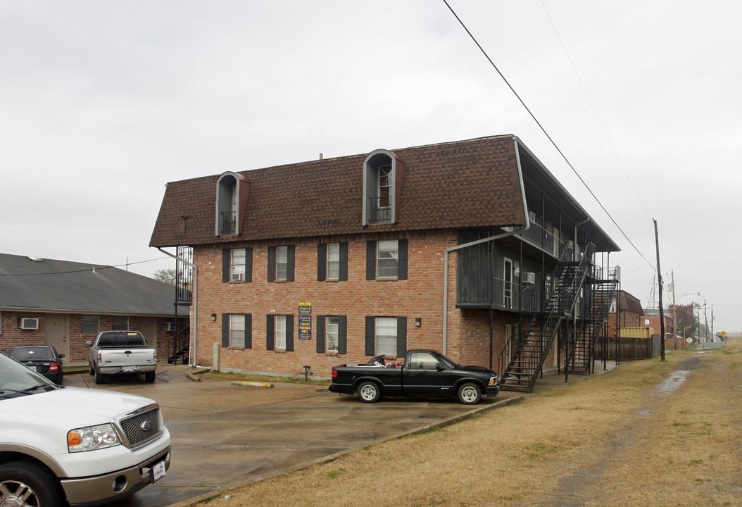 101 Rosebud St in Metairie, LA - Building Photo