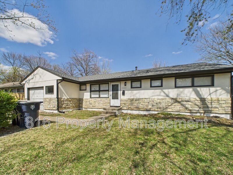 7802 E 108 Terrace in Kansas City, MO - Building Photo