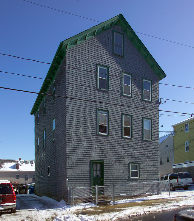 544 4th St in Fall River, MA - Building Photo - Building Photo