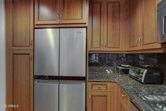 7147 E Rancho Vista Dr in Scottsdale, AZ - Building Photo - Building Photo