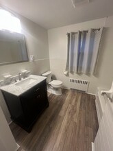 17 Ontario Ave, Unit 17 in Dracut, MA - Foto de edificio - Building Photo