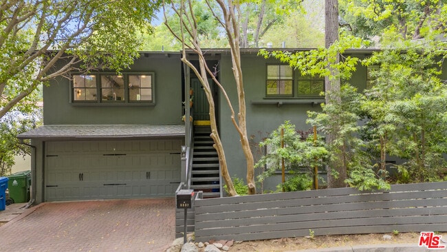 3337 Ledgewood Dr in Los Angeles, CA - Building Photo - Building Photo