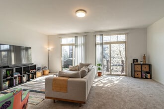 721 Summit Ln in Vernon Hills, IL - Building Photo - Building Photo