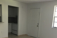 Galloway Court Apartments in Miami, FL - Building Photo - Building Photo