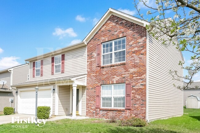 3729 Pursley Ln in Indianapolis, IN - Foto de edificio - Building Photo