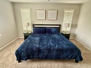 3708 E Kerry Ln in Phoenix, AZ - Foto de edificio - Building Photo