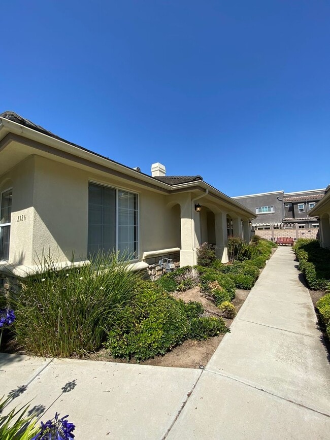 2326 Eastbury Way in Santa Maria, CA - Building Photo - Building Photo