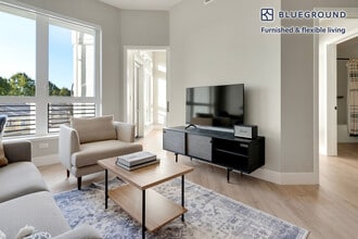 555 E Evelyn Ave in Mountain View, CA - Building Photo - Building Photo