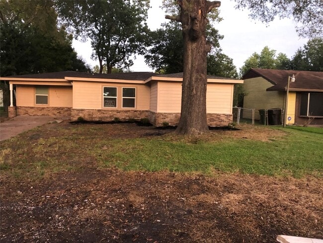 property at 8119 Rockford Dr