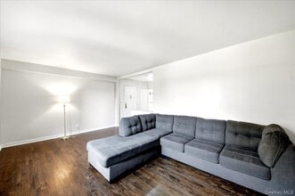 12 Wainwright Ave in Yonkers, NY - Building Photo - Building Photo