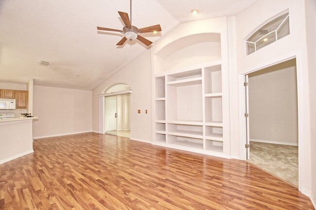132 Azalea Dr in Davenport, FL - Building Photo - Building Photo