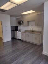 7440 Girard Ave, Unit 7442-A in La Jolla, CA - Building Photo