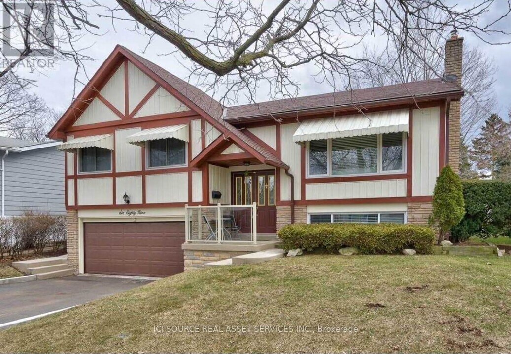 689 Catalina Crescent in Burlington, ON - Building Photo