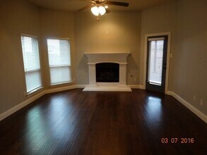 924 Eagle Creek Trail in McKinney, TX - Building Photo - Building Photo