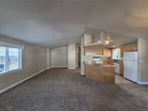 4545 Big Eagle Ln in Redding, CA - Building Photo - Building Photo