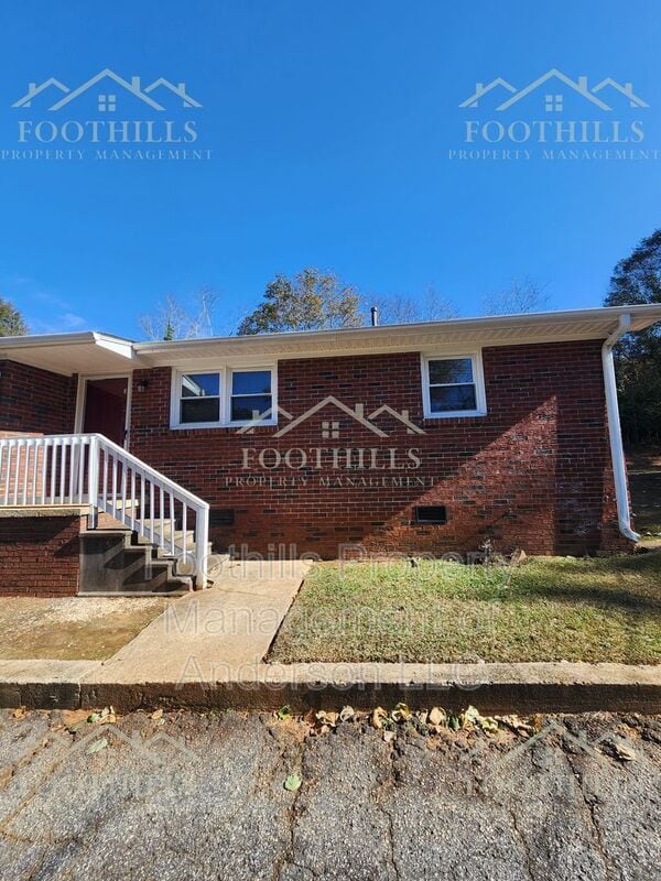 property at 202 Kennemore St