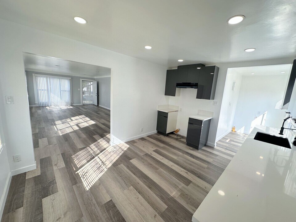 5918 Haas Ave in Los Angeles, CA - Building Photo
