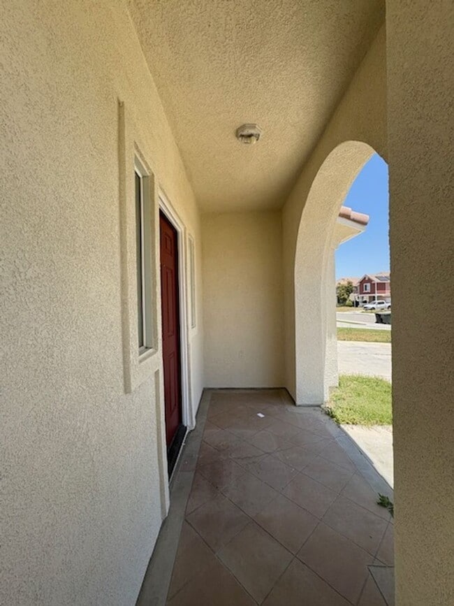 2726 S Erin Way in San Bernardino, CA - Building Photo - Building Photo