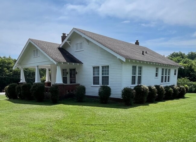 2821 Asbury Rd in Knoxville, TN - Building Photo - Building Photo