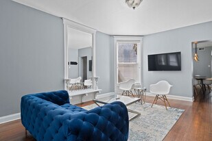 2228 N Bissell St in Chicago, IL - Building Photo