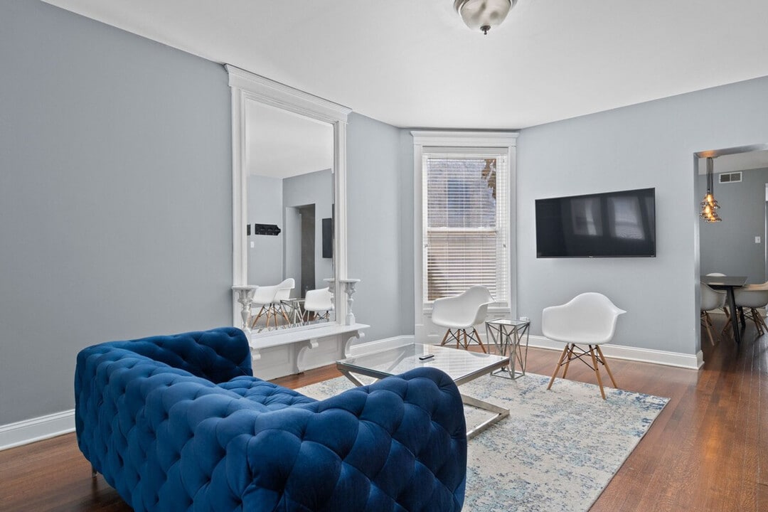 2228 N Bissell St in Chicago, IL - Building Photo