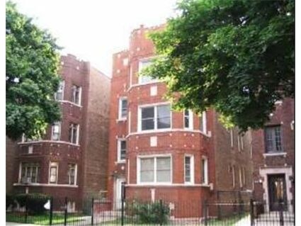 8225 S Ingleside Ave in Chicago, IL - Building Photo