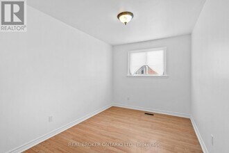 11 Cathcart Crescent in Brampton, ON - Building Photo - Building Photo