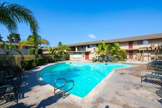 Westgate Villa Apartments in Stanton, CA - Foto de edificio - Building Photo