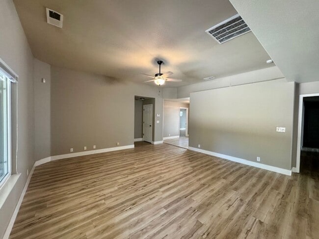 1130 W 11th Ave in Chico, CA - Building Photo - Building Photo