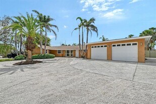 1203 Lyric Ln in Sarasota, FL - Building Photo