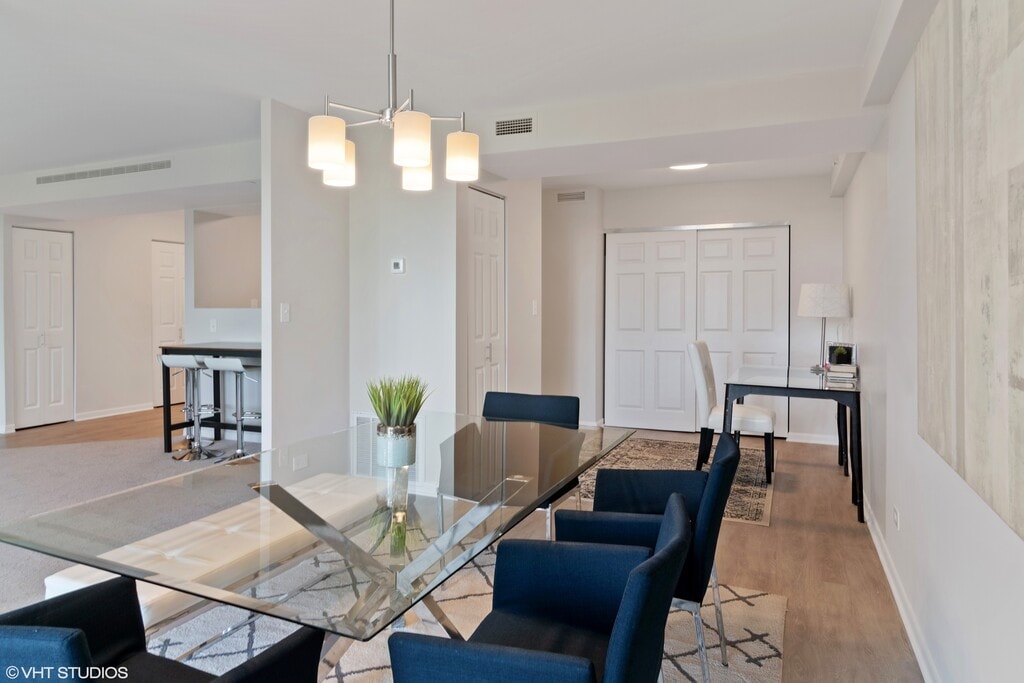 Spinning Wheel Apartments in Hinsdale, IL