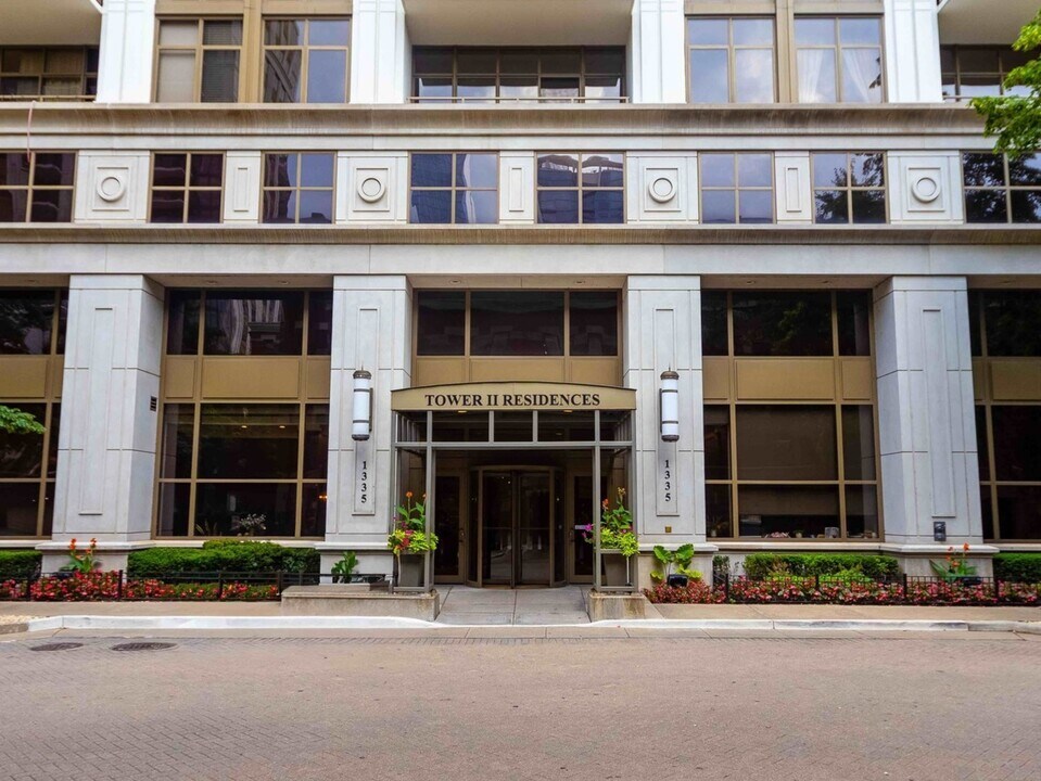 1335 S Prairie Ave in Chicago, IL - Building Photo