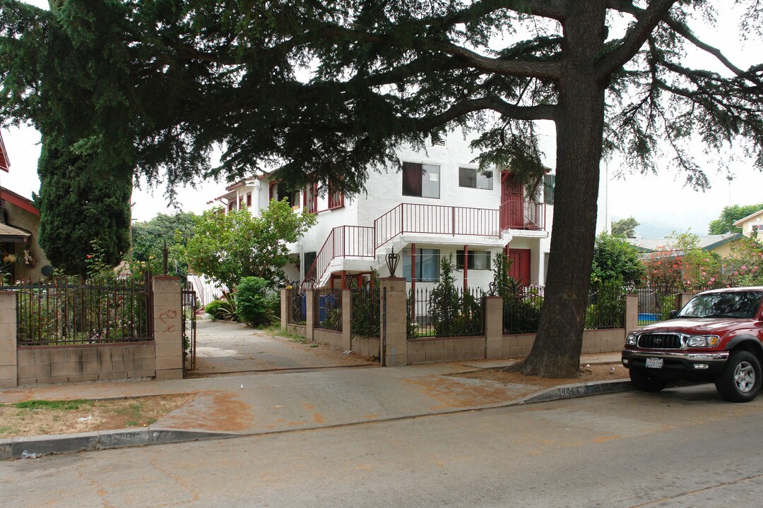 4044 Sequoia St in Los Angeles, CA - Building Photo