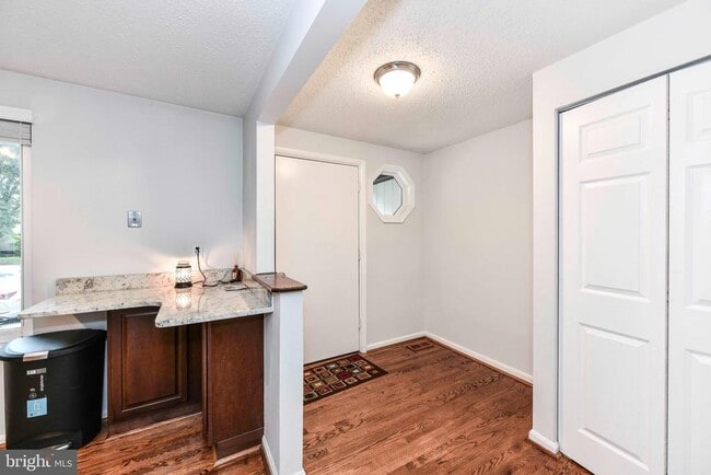 5836 Jackson Oak Ct in Burke, VA - Building Photo - Building Photo