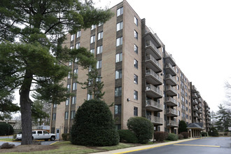 Churchill Apartments in Falls Church, VA - Building Photo - Building Photo