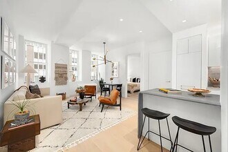 1 Wall St in New York, NY - Building Photo - Building Photo