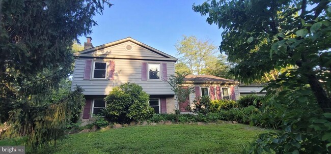 12720 Bradwell Rd in Herndon, VA - Building Photo - Building Photo