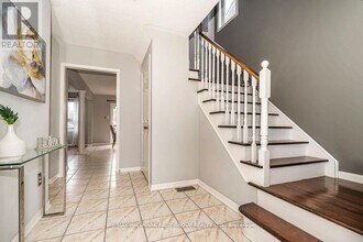 1636 Sarasota Crescent in Oshawa, ON - Building Photo - Building Photo