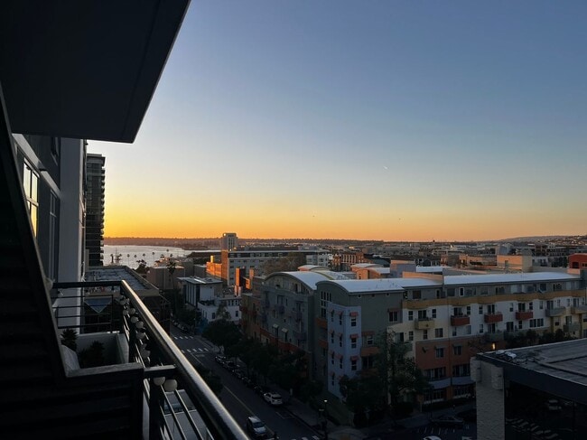 property at 425 W Beech St