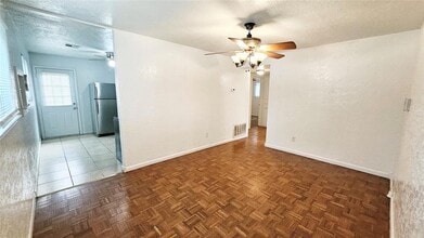 3000 SW 52nd St in Oklahoma City, OK - Building Photo - Building Photo