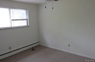 445 W Breckenridge St in Ferndale, MI - Foto de edificio - Building Photo