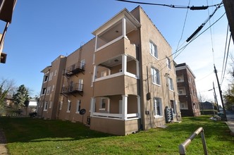 3403 Fairview Ave in Baltimore, MD - Building Photo - Building Photo