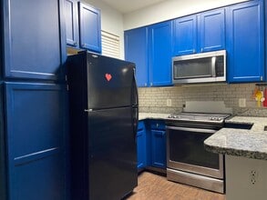 23030 Fontwell Square in Sterling, VA - Foto de edificio - Building Photo