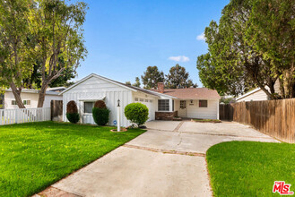 22021 Celes St in Los Angeles, CA - Building Photo - Building Photo