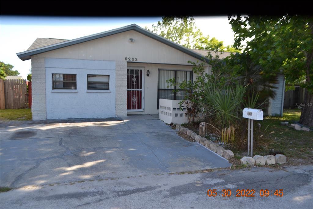 9203 Roundwood Ct in Tampa, FL - Building Photo